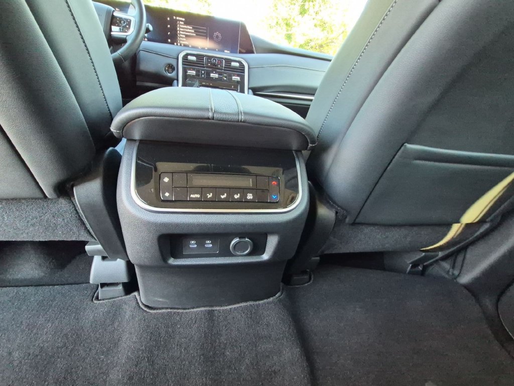 Used 2026 Nissan Armada SV AWD/4WD image 32