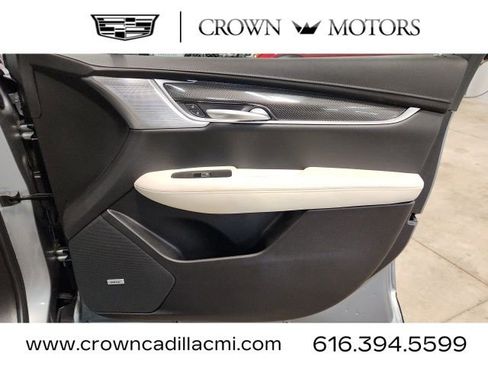 Used 2024 Cadillac XT5 Sportv AWD/4WD image 35