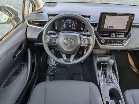 Used 2026 Toyota Corolla LE FWD image 15