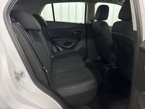 Used 2018 Chevrolet Trax LS FWD image 13