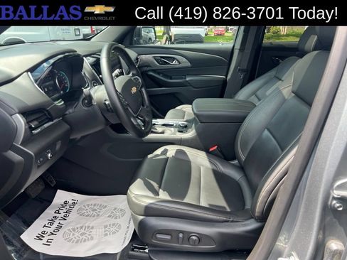 Certified 2023 Chevrolet Traverse LT w/ LT Premium Package AWD/4WD image 9