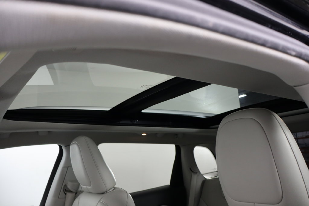 Used 2019 Jeep Cherokee Limited FWD image 25