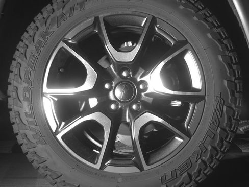 Used 2025 Jeep Compass Trailhawk w/ Trailer Tow Group AWD/4WD image 15