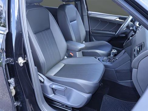 Certified 2023 Volkswagen Tiguan SE R-Line FWD image 21