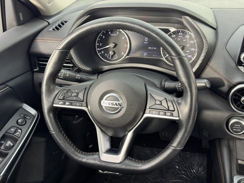 Used 2023 Nissan Sentra SR w/ SR Premium Package image 19