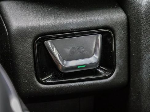 Used 2025 GMC Yukon AT4 w/ AT4 Premium Package AWD/4WD image 39