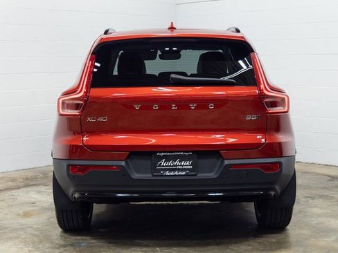 Used 2024 Volvo XC40 B5 Ultimate w/ Protection Package Premier image 13