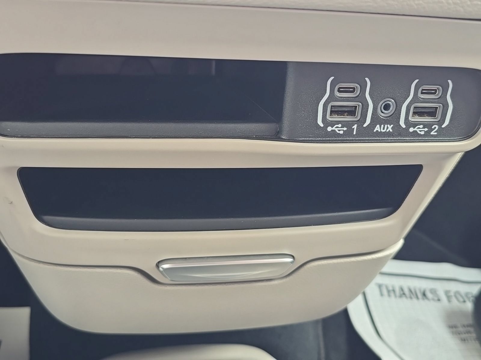 Used 2024 Chrysler Pacifica Limited FWD image 26