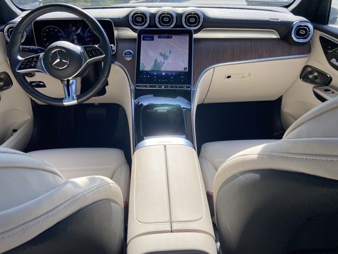 Certified 2025 Mercedes-Benz GLC 300 4MATIC image 27