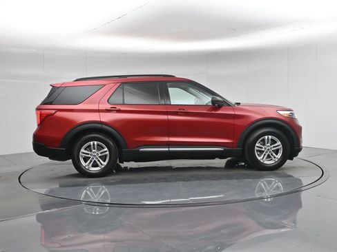 Used 2020 Ford Explorer XLT w/ Equipment Group 202A image 33