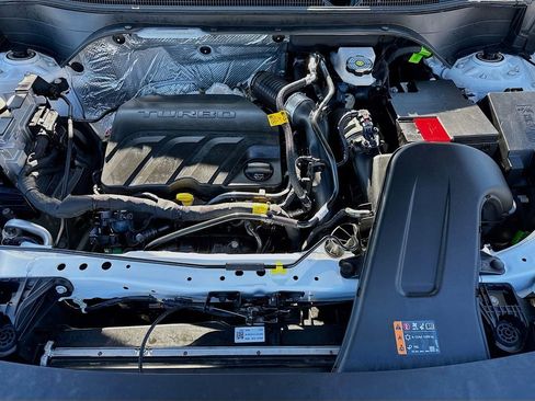 Used 2025 Chevrolet Trax LT image 27