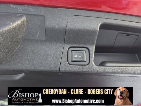 Used 2023 GMC Acadia AT4 w/ Preferred Package image 31