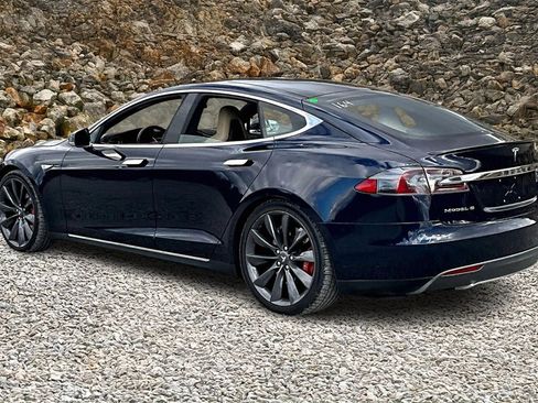 Used 2015 Tesla Model S P85D image 11