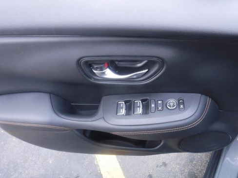 Used 2023 Honda HR-V Sport image 11