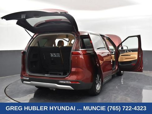 Used 2023 Kia Carnival LX FWD image 37