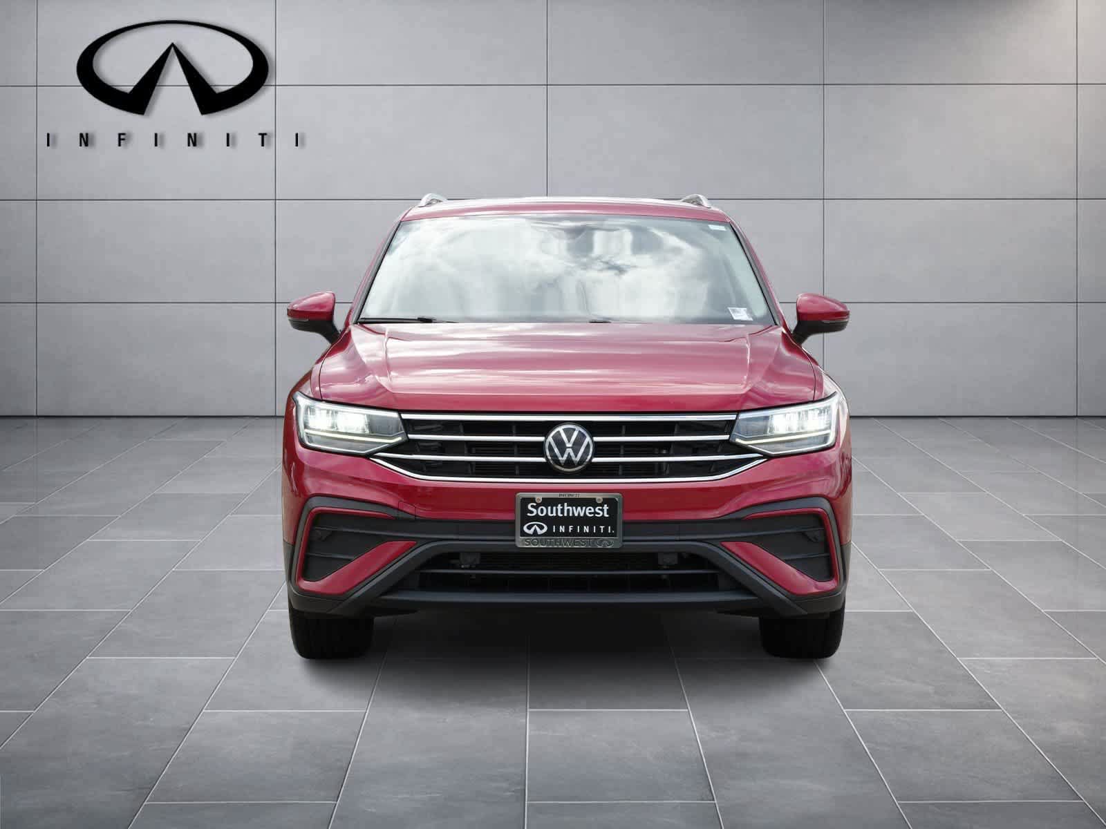 Used 2022 Volkswagen Tiguan SE AWD/4WD image 2