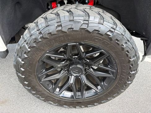 Used 2024 GMC Sierra 3500 Denali Ultimate AWD/4WD image 12