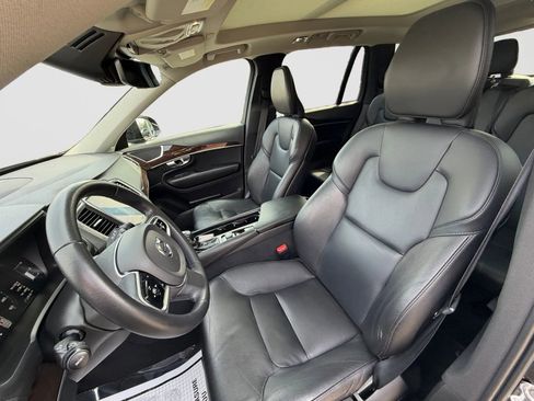 Used 2019 Volvo XC90 T5 Momentum image 13