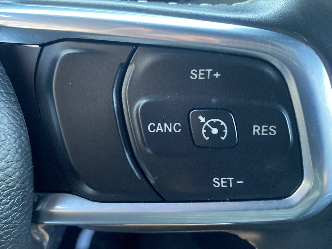Used 2020 Jeep Wrangler Unlimited Sahara AWD/4WD image 11