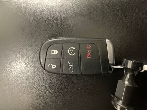 Used 2021 Jeep Grand Cherokee Limited AWD/4WD image 32