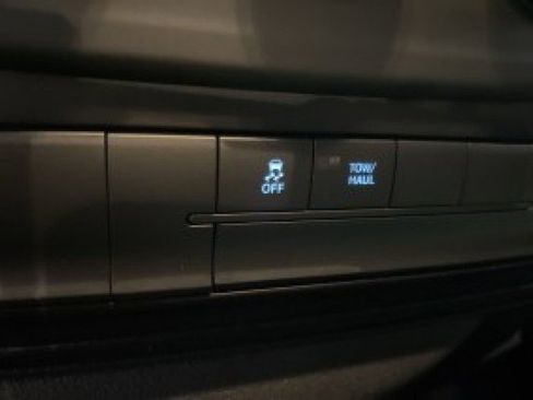 Used 2018 RAM 1500 Express w/ Express Value Package AWD/4WD image 29
