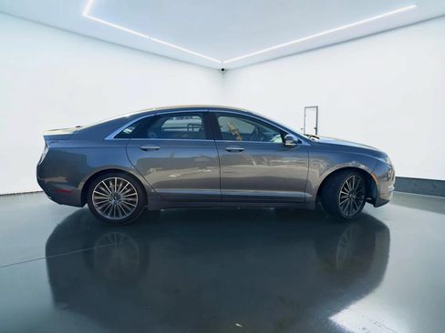 Used 2014 Lincoln MKZ FWD image 2