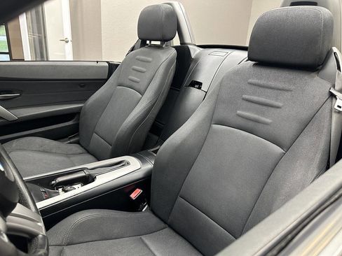Used 2005 BMW Z4 2.5i image 18