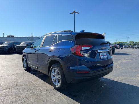 Used 2022 GMC Terrain SLE w/ Driver Convenience Package FWD image 8
