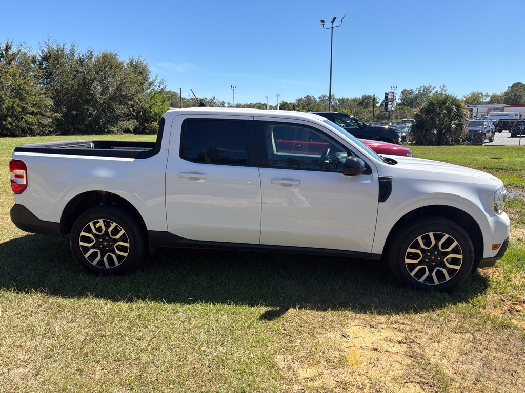Used 2024 Ford Maverick Lariat FWD image 3