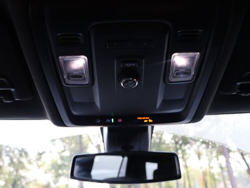 Used 2021 Chevrolet Tahoe LT image 34