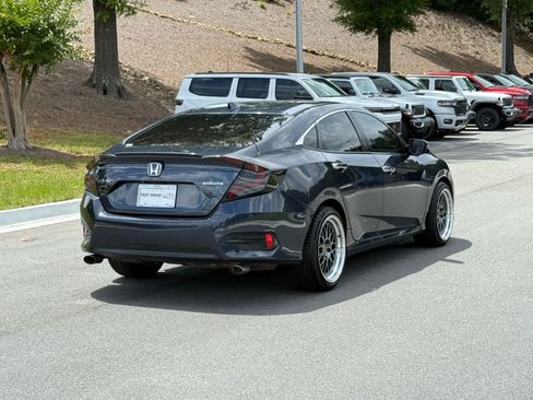 Used 2017 Honda Civic Touring image 5