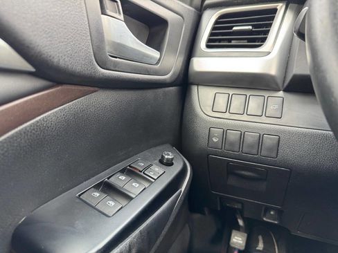 Used 2015 Toyota Highlander XLE image 41