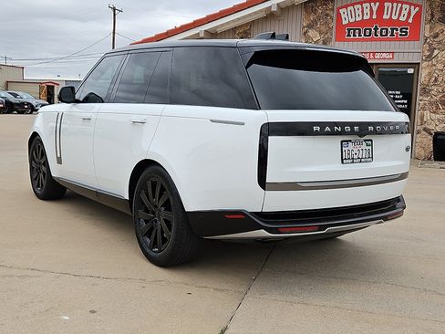 Used 2023 Land Rover Range Rover SE AWD/4WD image 2
