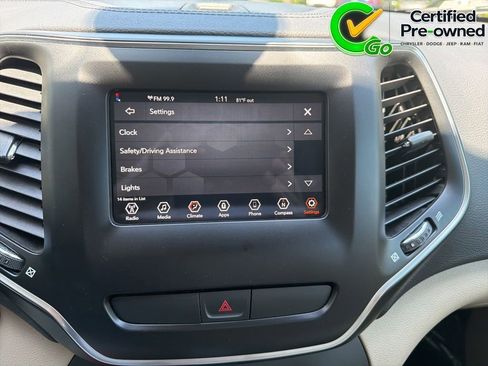 Certified 2019 Jeep Cherokee Latitude w/ Popular Appearance Group FWD image 64