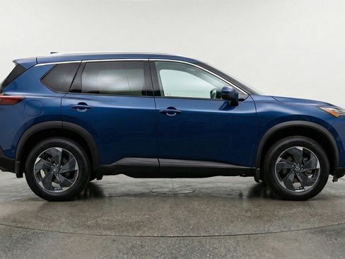 Used 2025 Nissan Rogue SV image 11