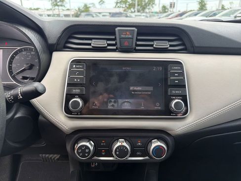 Used 2020 Nissan Versa SV FWD image 31