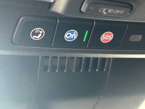 Used 2025 GMC Sierra 1500 AT4 w/ AT4 Premium Package image 47