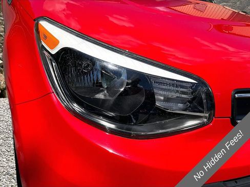 Used 2019 Kia Soul FWD image 26
