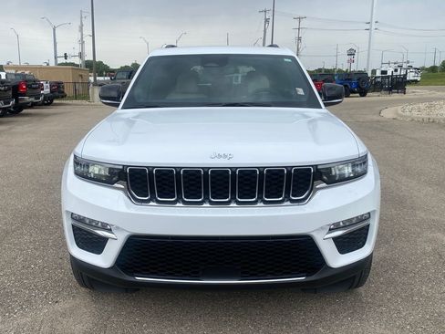 Used 2023 Jeep Grand Cherokee Limited AWD/4WD image 16