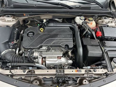 Used 2024 Chevrolet Malibu LT FWD image 21