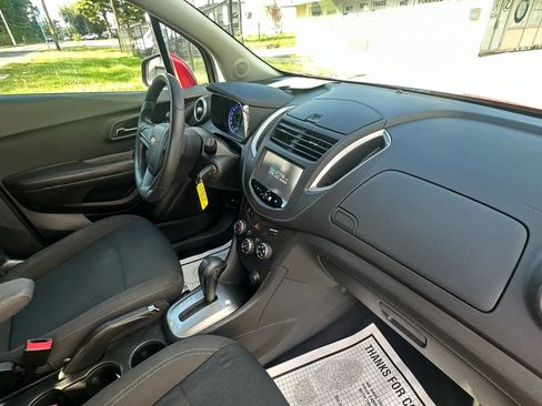 Used 2015 Chevrolet Trax LS AWD/4WD image 32