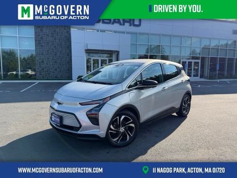 Used 2023 Chevrolet Bolt LT w/ Infotainment Package FWD image 1