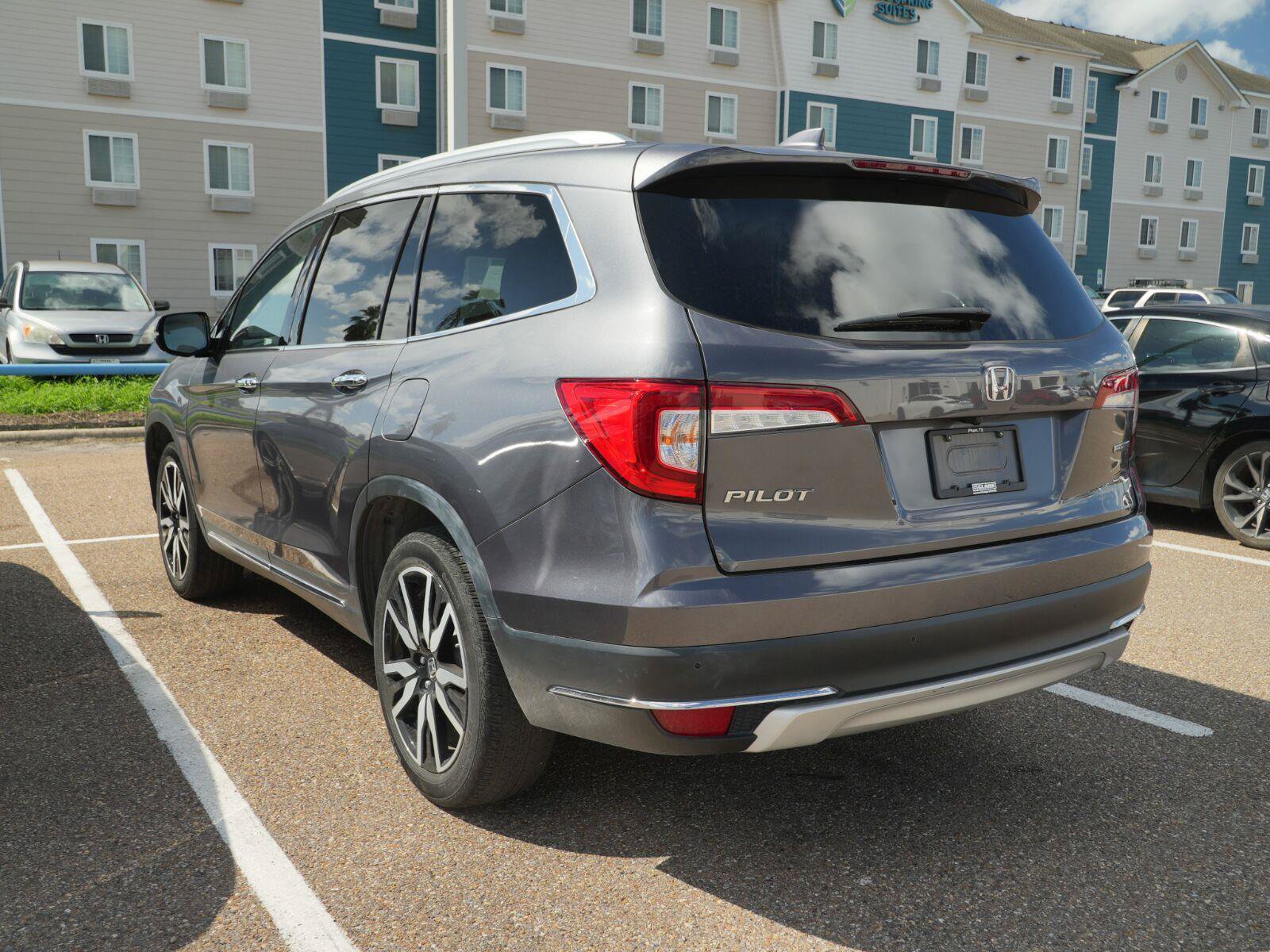 Used 2021 Honda Pilot Touring image 4