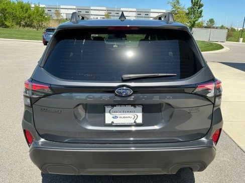Used 2025 Subaru Forester Premium AWD/4WD image 3