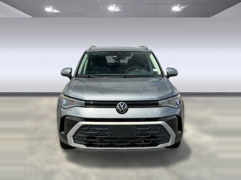 Used 2025 Volkswagen Taos SE FWD image 6