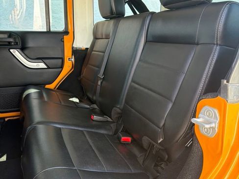 Used 2012 Jeep Wrangler Unlimited Rubicon w/ Connectivity Group AWD/4WD image 22