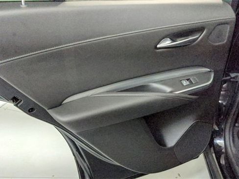 Used 2020 Cadillac XT4 Premium Luxury image 28