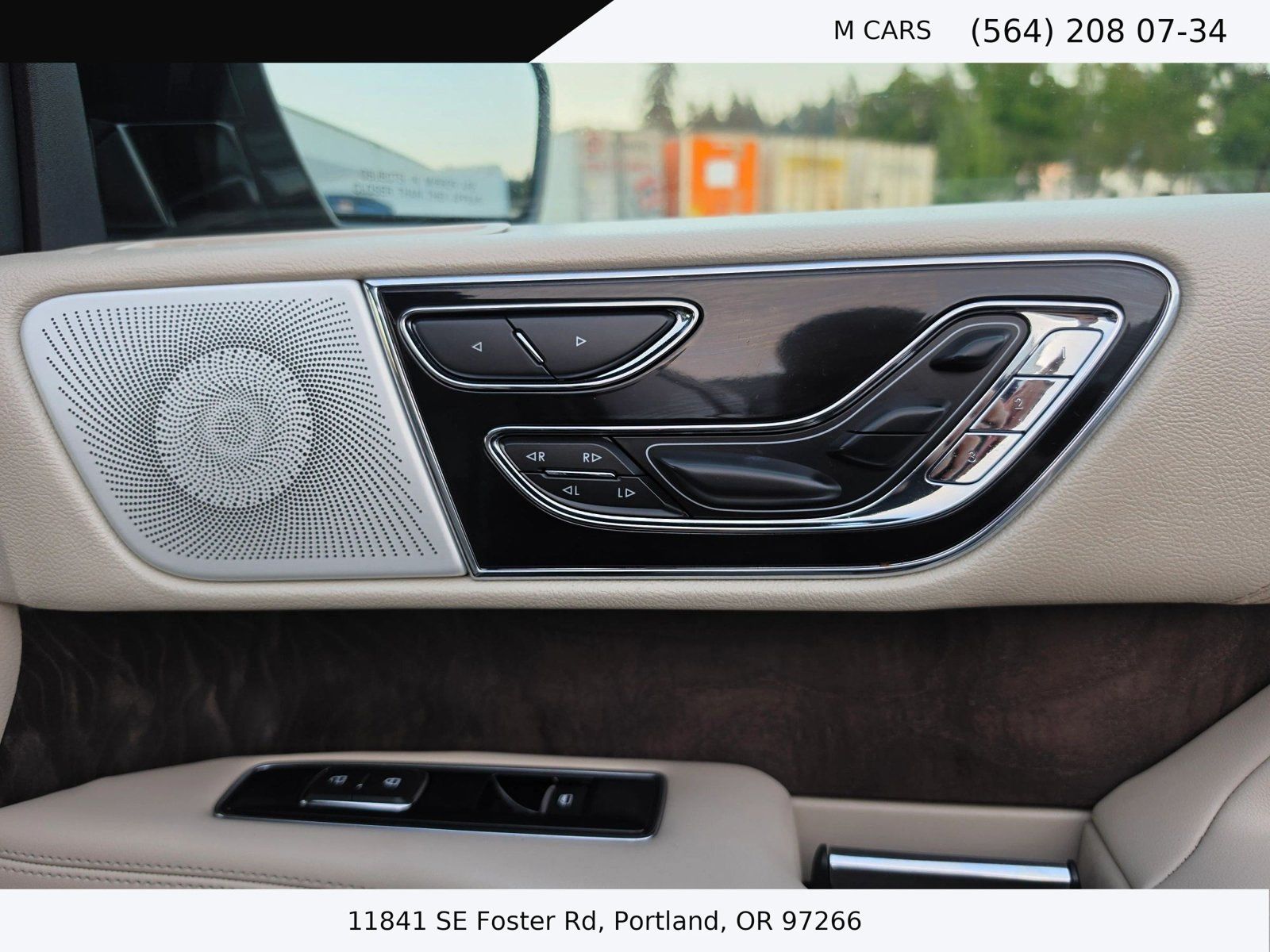 Used 2018 Lincoln Navigator L Reserve w/ Technology Package AWD/4WD image 18