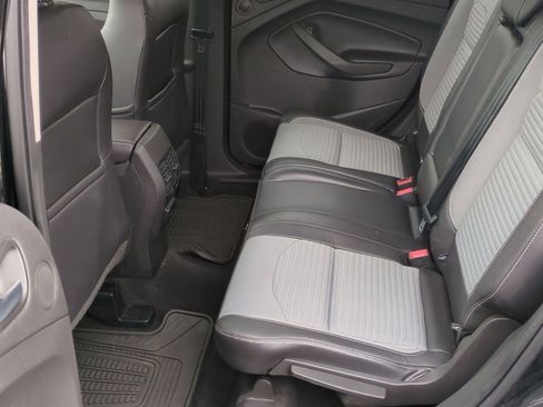 Used 2017 Ford Escape SE w/ Equipment Group 201A image 22