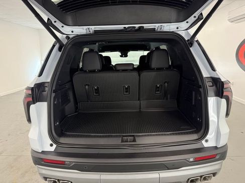 New 2026 Chevrolet Traverse Z71 w/ Enhanced Driving Package AWD/4WD image 8